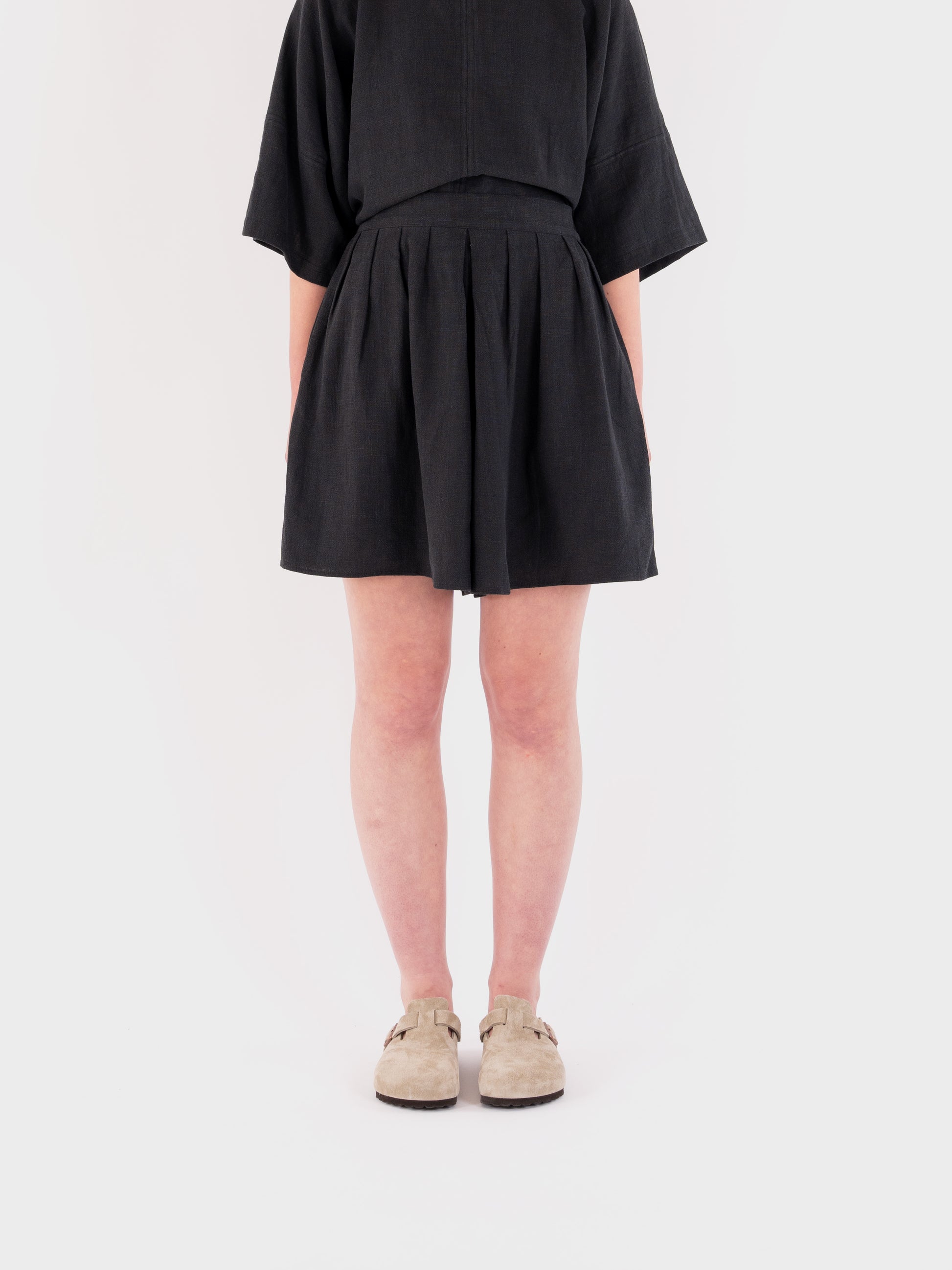 Kate Sheridan Pleat Play Shorts - Black